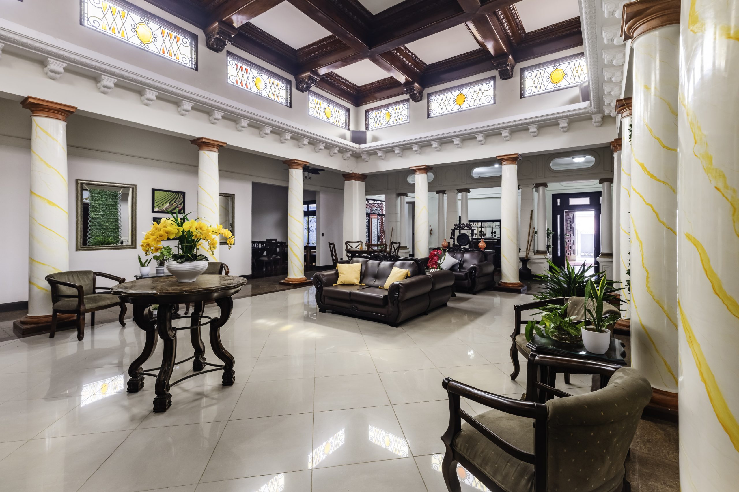 Main hall of Hotel Majestad mansion